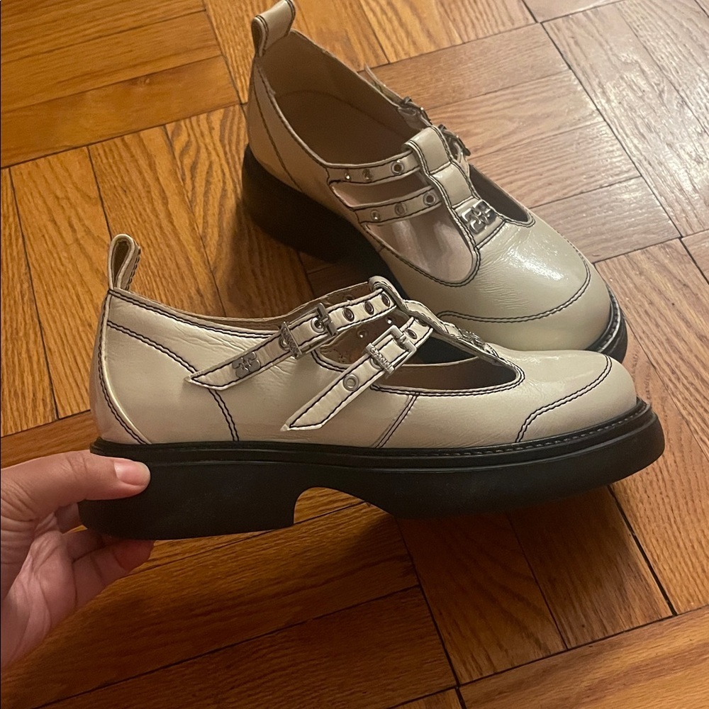 NEW Ganni Everyday Butterfly White Ivory Patent Leather Mary Jane Flats - Picture 5 of 13